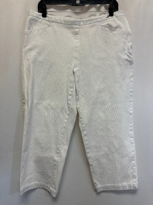 Capris By Liz Claiborne  Size: 14